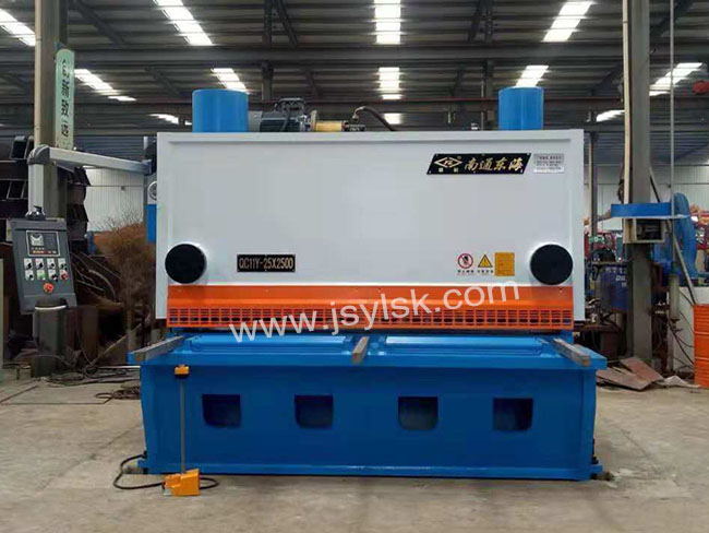 QC11Y-25*2500液壓剪板機